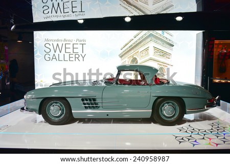 PARIS - SEPTEMBER 24: 300 SL classic car on display at the Mercedes Benz gallery along Champ Elysees, taken on September 24, 2014 in Paris, France