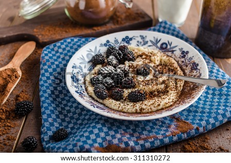 Porridge - czech original with berries, sugar and cocoa powder
