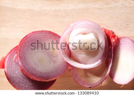 Close up of the onion slices