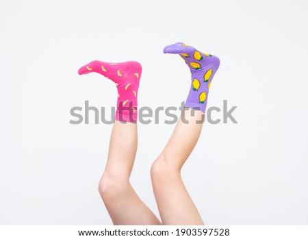 Foto Bild Ringelsocken Beine Fuß 1