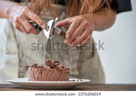 Similar – Foto Bild Crop-Köchin bei der Zubereitung von Steak Tartare