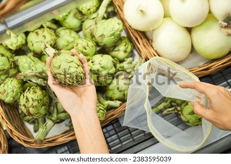 Foto Bild Artischocken auf dem Markt