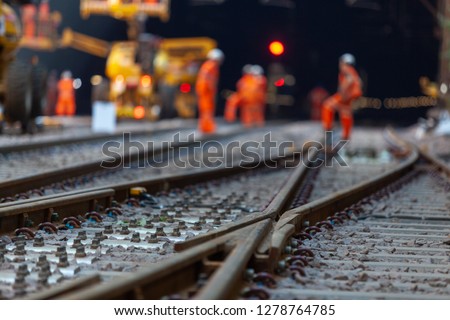 Foto Bild Bahnhofsgleise eines Bahnhofs mit Signalen in Split