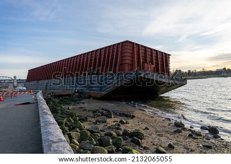 A closeup of a barge in Chillen Beach, Vancouver, BC Stockfoto © 