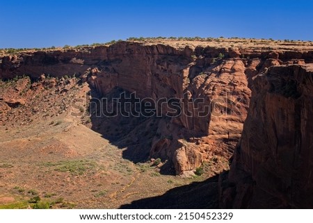 Valley and cliff wall at Canyon de Chelle, Arizona Photo stock © 