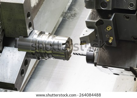 operator machining mold and die of automotive parts by high precision CNC lathe multi axis