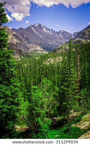 Longs Peak from Flat Top trail, Rocky Mountain National Park, Colorado, USA.