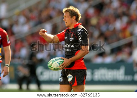 BARCELONA - APRIL, 9: Toulons\'s Jonny Wilkinson during the Heineken European Cup quarter-final match USAP Perpignan against RC Toulon at the Olympic Stadium in Barcelona, on April 9, 2011