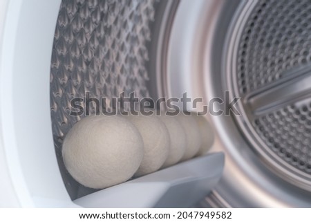Reusable Eco Non-Toxic Wool Balls In Dryer Machine. Alternative To Dryer Sheet. Eco Friendly Laundry Supplies. 