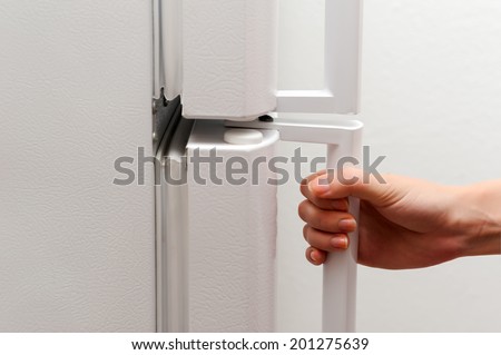 Hand opening refrigerator