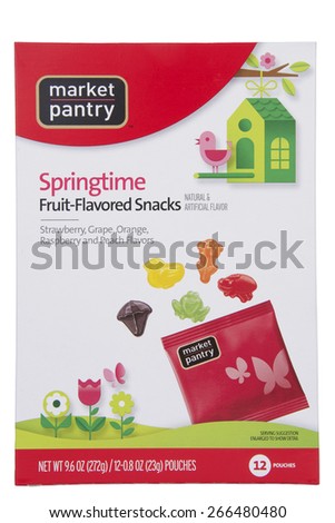 ALAMEDA, CA - APRIL 03, 2015: Illustrative Editorial of one 9.6 ounce box Market Pantry brand with twelve 0.8 ounce pouches Springtime Fruit Flavored Snacks.