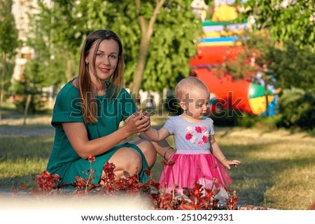 Similar – Foto Bild Kleinkind hebt Fuß in die Luft. Barfuß. Gleichgewicht