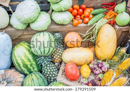 Composition with assorted raw organic fruit and vegetables