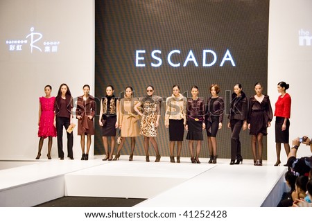 CHINA, SHENZHEN - SEPTEMBER 27: Fashion Week, models promote European brands, September 27, 2009 in Shenzhen, China.
