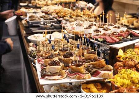 Tapas and pinchos : spanish appetizers at cocktail hour Foto stock © 