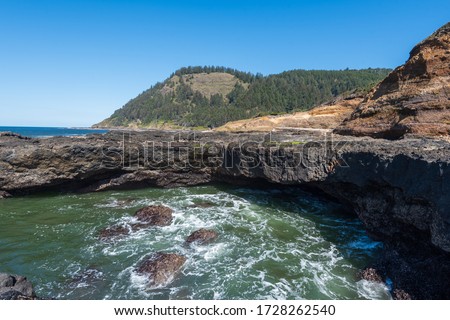 Landscape of rocky shoreline at Cape Perpetua along the Oregon Coast Foto d'archivio © 