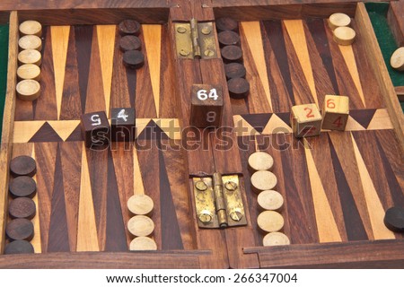 backgammon, the first floor of the box ready to start playing game