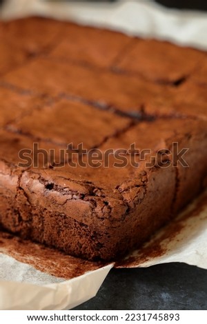 Similar – Foto Bild Textur eines gebackenen Brownie-Schokoladenkuchens mit gegossener Schokolade. Gekochte hausgemachte Speisen