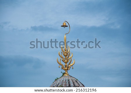 art of lightning rod on pagoda with  blue sky background