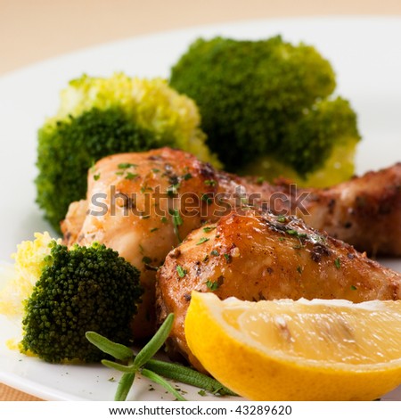 Roast chicken with broccoli and lemon