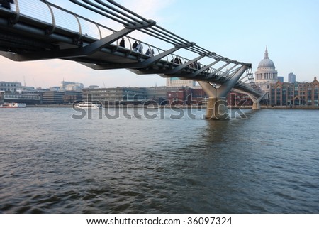 Millennium Bridge and St Paul\'s Cathedral, London