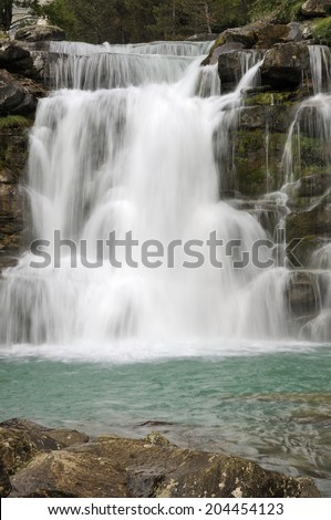small waterfall on the route of the waterfalls in the Pyrenees