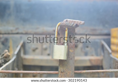 Close up scene of the lock on aged truck