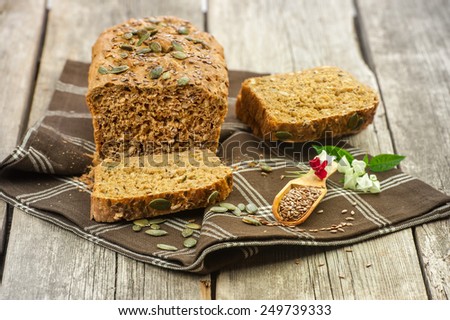bread with pumpkin seeds and flax seeds