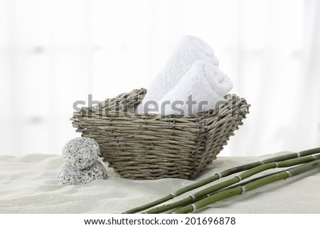 towel rolls in the basket