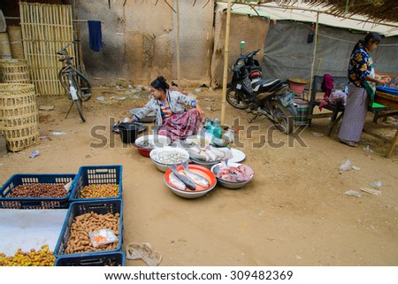 NYAUNG-U, MYANMAR, January 15, 2015 : Traditional market of Nyaung U. The town is just 4 kilometers away from old Bagan, a popular tourist attraction.