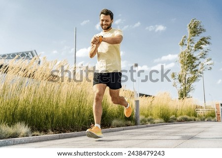 Similar – Foto Bild Ein Mann, der während der Abriegelung auf dem Dach mit einem Springseil trainiert