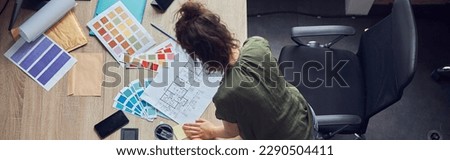 Similar – Foto Bild Draufsicht auf den Architekten, der am Computer im Büro arbeitet