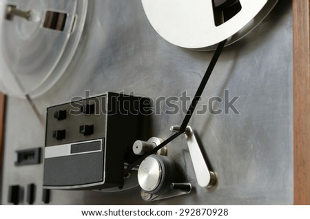 steel spindle reel to reel tape recorder