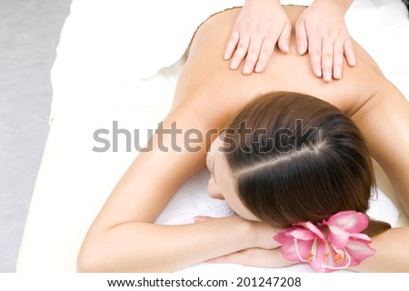 The woman undergoing treatment of aesthetic