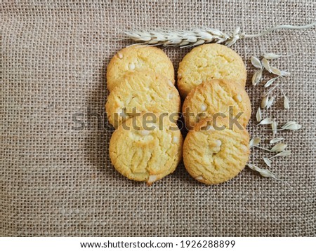 Cereal​ cookies​ pastries​ made​ from​ wheat​ flour​ mixed​ with​ butter, sugar, eggs​ and​ enriched​ from​ many​ cereal​s​ are​ high​ly​ nutritious​ and​ make​ a​ delicious​ and​ tasty​ snack Stock fotó © 
