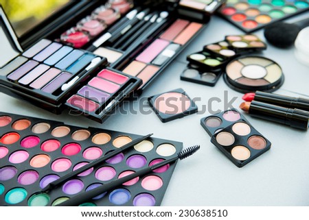 Bright cosmetic things for the best make-up