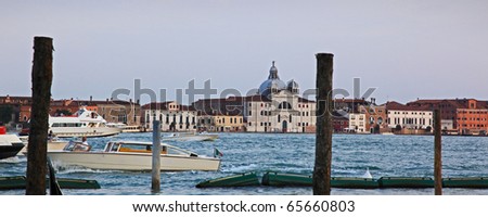 The amazing beauty of Venice. Many gondolas on the Grand channel