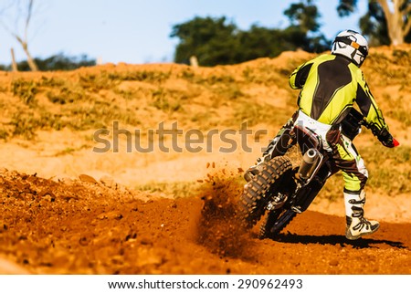 Motorcycle acceleration in dirt track