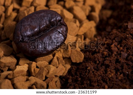 Image of coffee beans lying on the hammer and soluble coffee