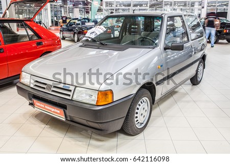 Vector Fiat Uno Image | Download Free Vector Art | Free-Vectors