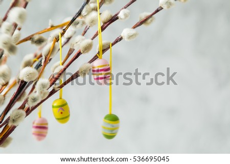 Similar – Foto Bild Ostereier und Weidenzweige auf einem Tisch aus poliertem braunem Onyxstein.