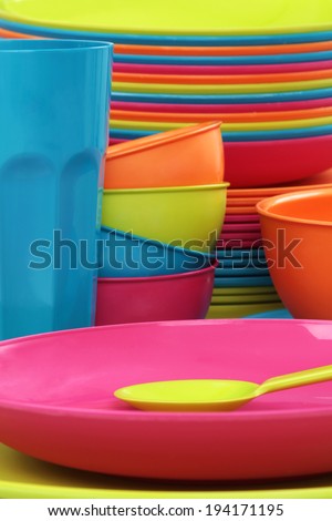 Color plastic tableware