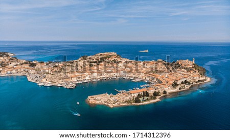 Similar – Foto Bild Panoramablick auf die antike Festung von Portoferraio im goldenen Licht auf der Insel Elba