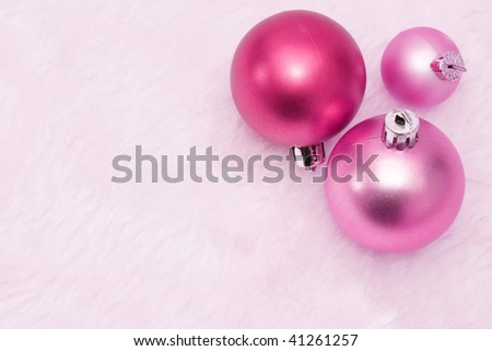 pink baubles top corner