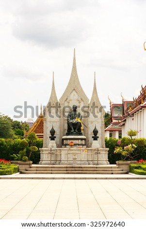 the thailand King Monument is the creator bangkok