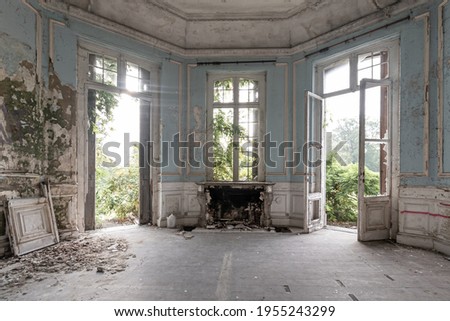 Similar – Foto Bild Alte Eleganz Fenster