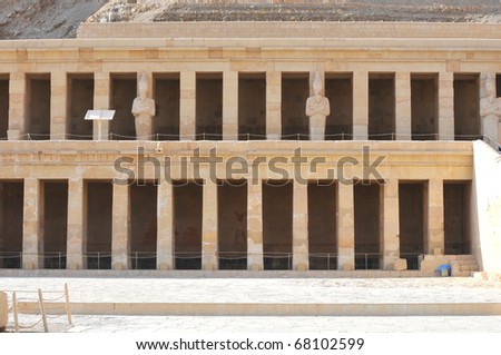 Birth colonnade and statues of the queen at the new kingdom mortuary temple of Queen Hatshepsut at Thebes in Egypt