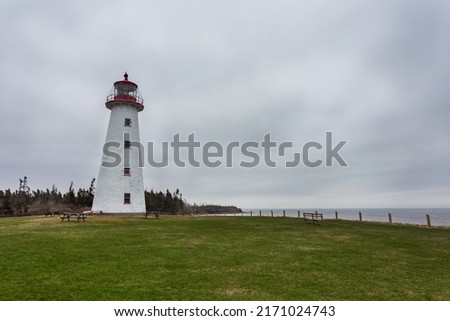 Point Prim Light house, Northumberland Strait, Belfast, Prince Edward Islands. Built in 1845, a National Heritage site, is the first and oldest lighthouse in PEI.  Imagine de stoc © 