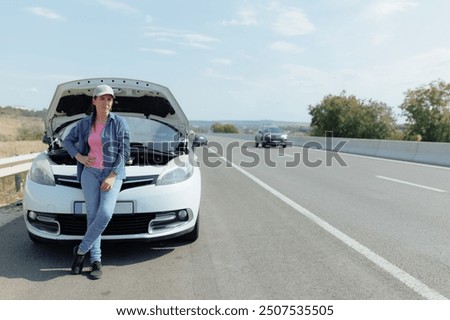 Similar – Foto Bild Autobahn mit Autos  und Schildern zur Geschwindigkeitsbegrenzung bei Nacht im dunkeln