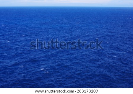 Blue see horizon